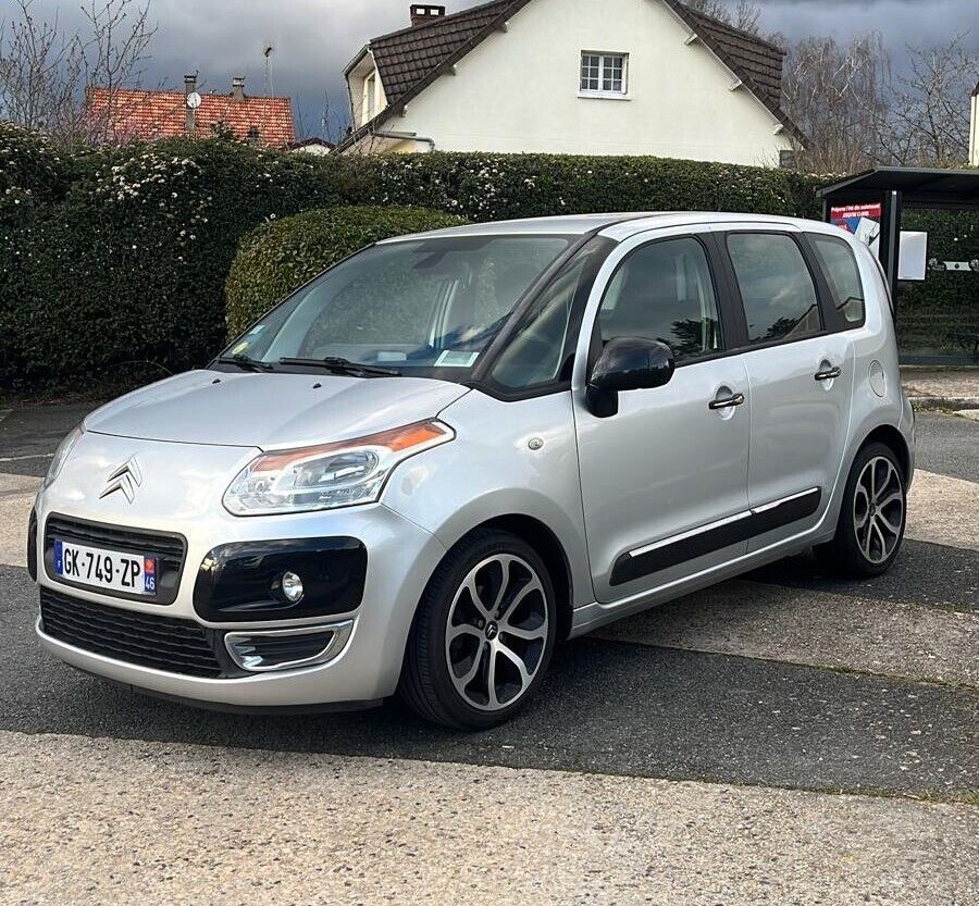 Left hand drive CITROEN C3 PICASSO 1.6 hdi 90 French reg